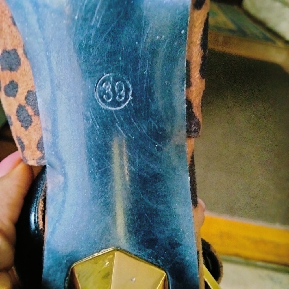 Leopard Print Women's Slingback Heels - Picture 6 of 6